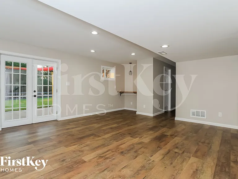 8511 Crozat St — Photo 9