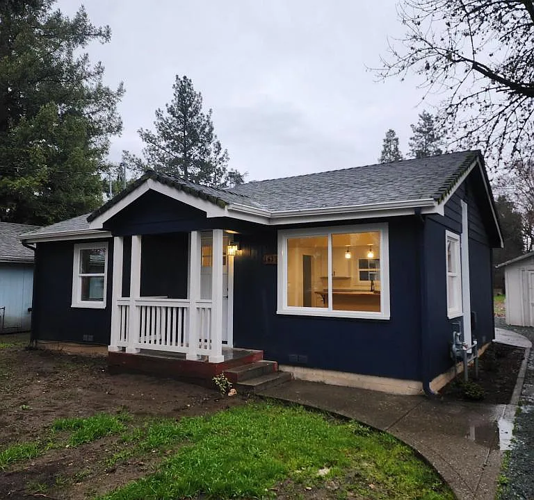 1411 Florence Ln