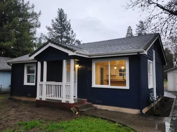 1411 Florence Ln, Grants Pass, OR 97527