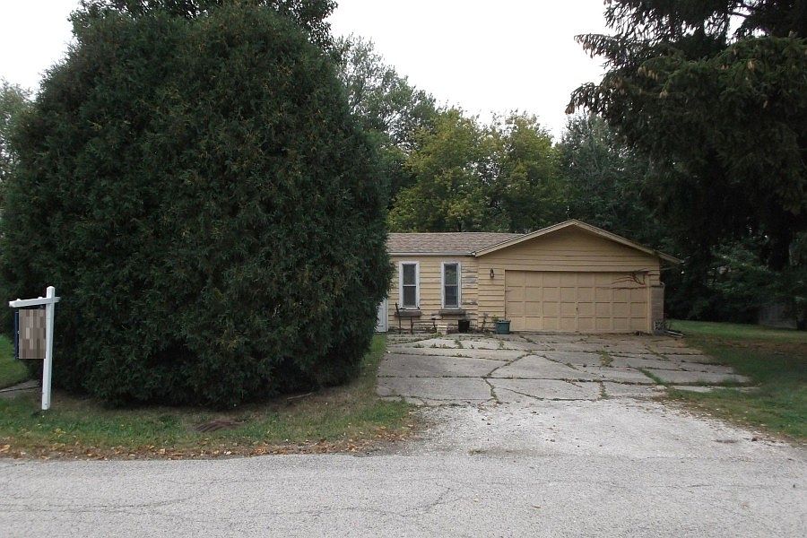 1st image of 26292 N Hickory Ave