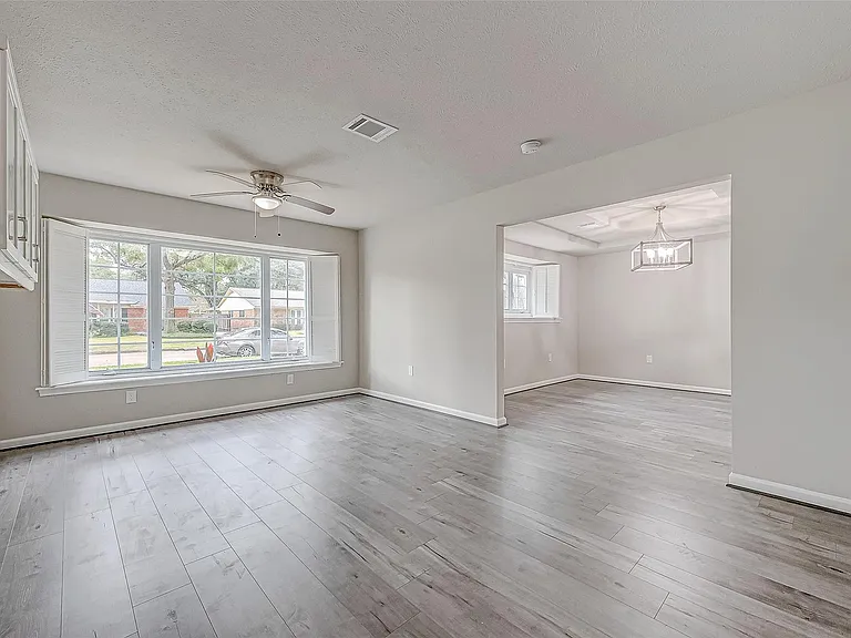 5622 Valkeith Dr — Photo 5