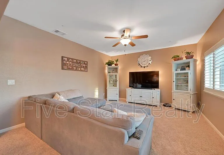 5609 Peach Tree Dr — Photo 5