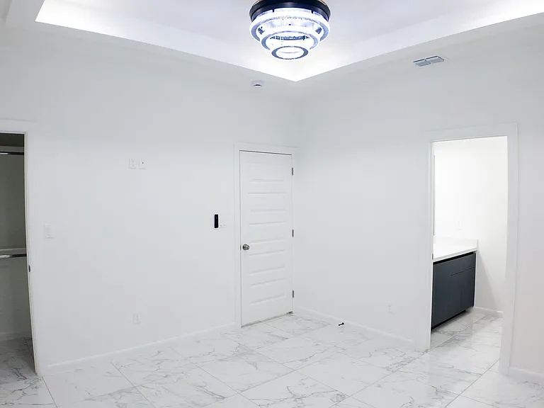 700 Dianne St — Photo 10