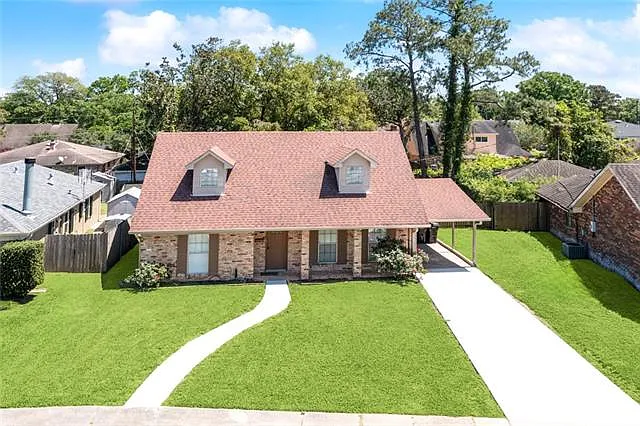4 bed, 2.0 bath, 2247 sqft, $3,000 — Photo 4