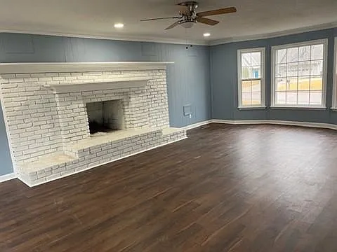 165 E Pecan Valley St