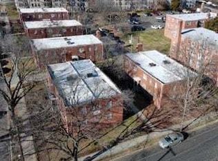 22 Danbury St SE APT 3, Washington, DC 20032