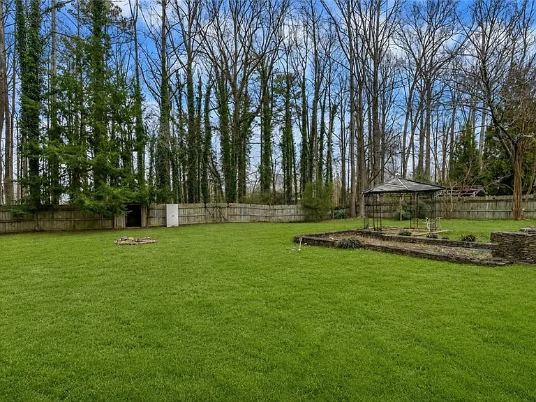 131 Arrowood Ln — Photo 36