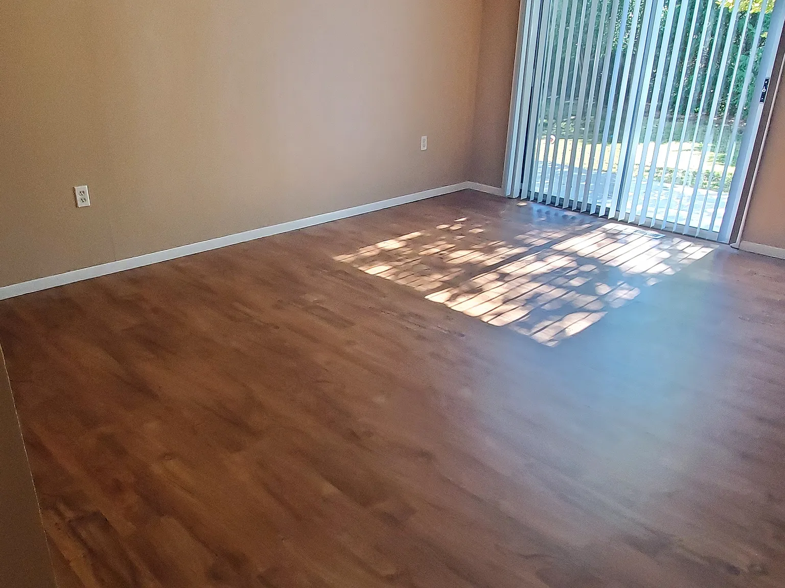 3 bed, 1.5 bath, 1380 sqft, $1,300 — Photo 3