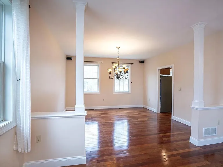 120 Meadowview Dr — Photo 8