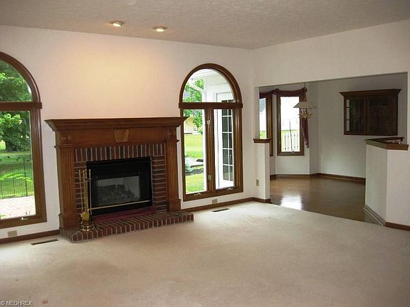 4th image of 21260 Creekside Dr