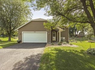 1208 Greenfield Cir, Waconia, MN 55387