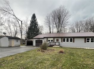 8941 Lucas Rd, Bridgeport, NY 13030