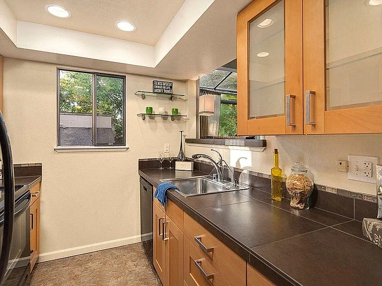 10021 NE 122nd St — Photo 5