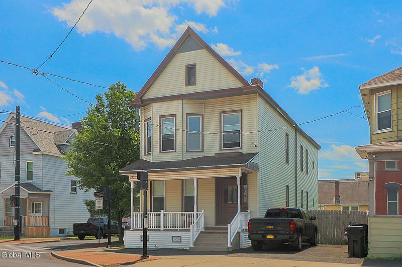 3rd image of 900 19th Street