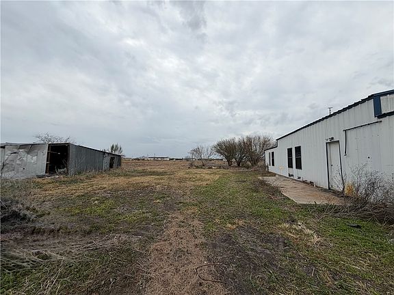 5th image of 417 Jennifer Loop