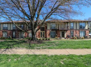 602 Rosetta Dr APT E, Florissant, MO 63031
