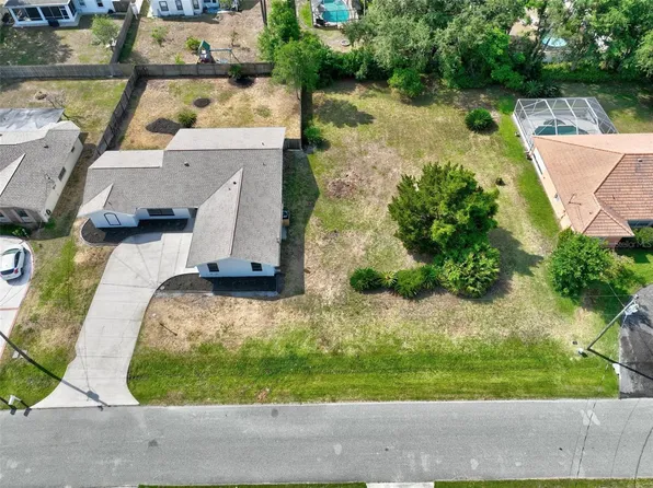 102 Foxhall Ln, Palm Coast, FL 32137