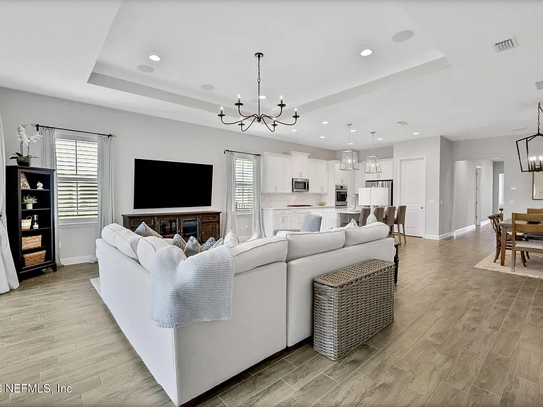 102 Seabrook Dr — Photo 15