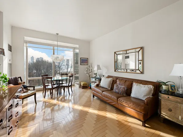 845 United Nations Plaza image 1 of 3