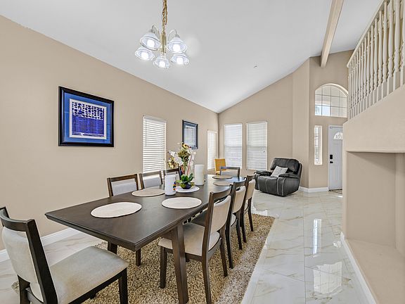 Dinning room. Seats 8