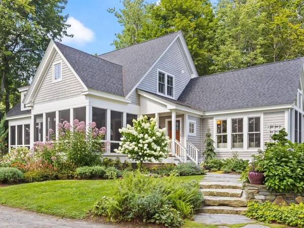 4 Creek Lane, Manchester, ME 04351