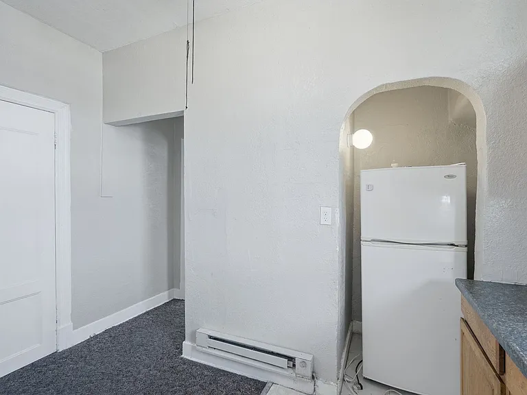 650 24th St — Photo 14