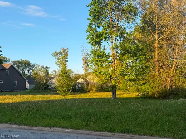 39 Hasty Rd, Youngstown, OH 44515