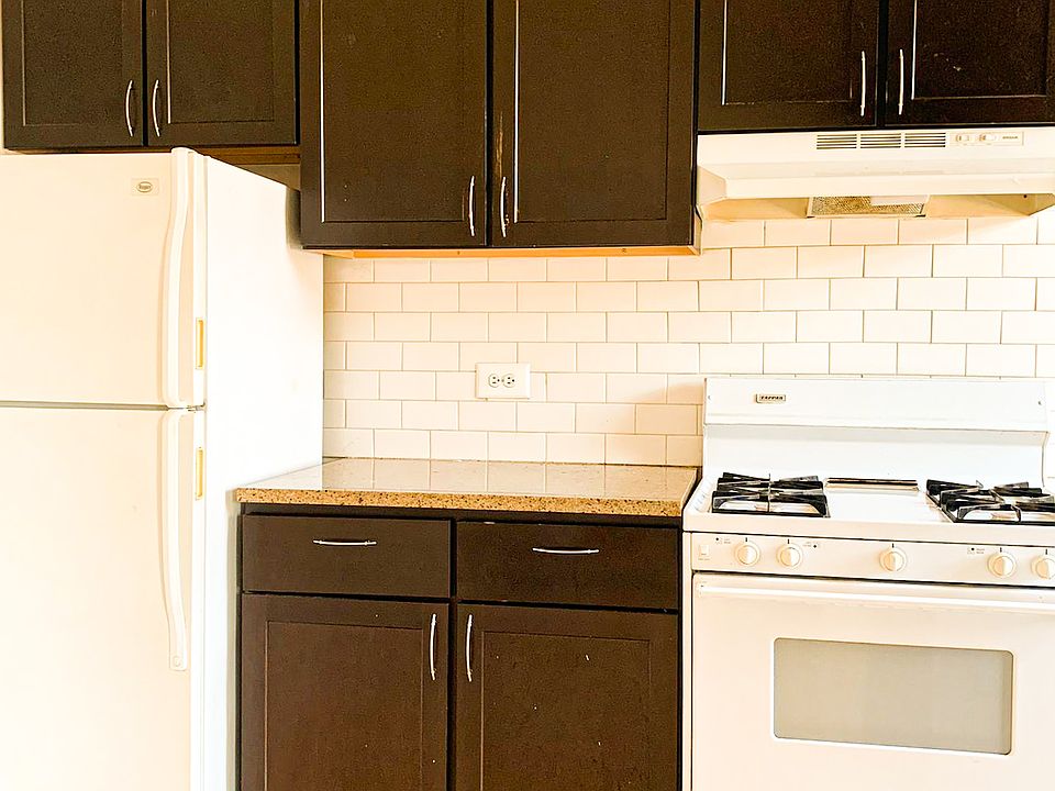 1st image of 4555 N Leavitt St APT 3