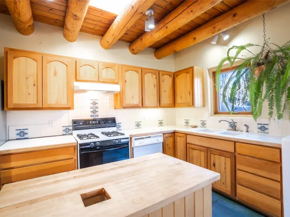 2300 W Alameda St APT B5, Santa Fe, NM 87507