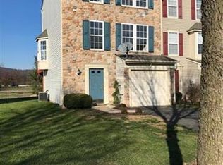 4099 Huckleberry Dr, Center Valley, PA 18034