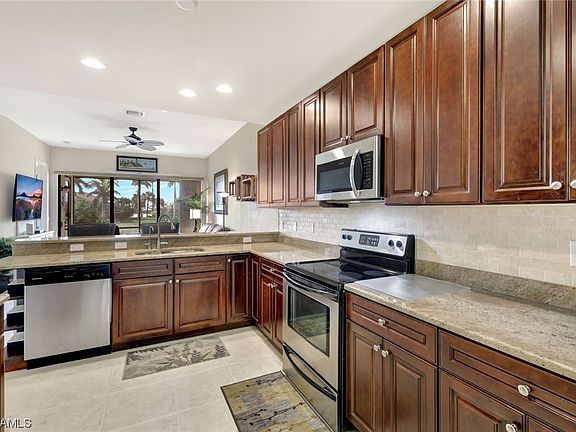 4th image of 4902 SW 17th Pl #4