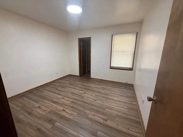 1282 Jaclyn Ln — Photo 2