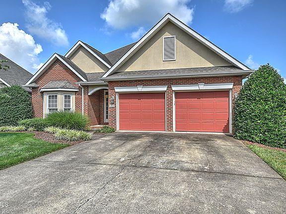 2nd image of 1813 Waters Edge Dr