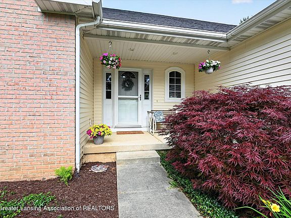 4th image of 1960 Deerwood Cir