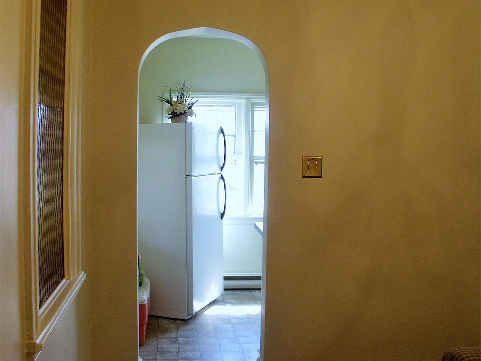 2nd image of 525 Monkton Rd #E