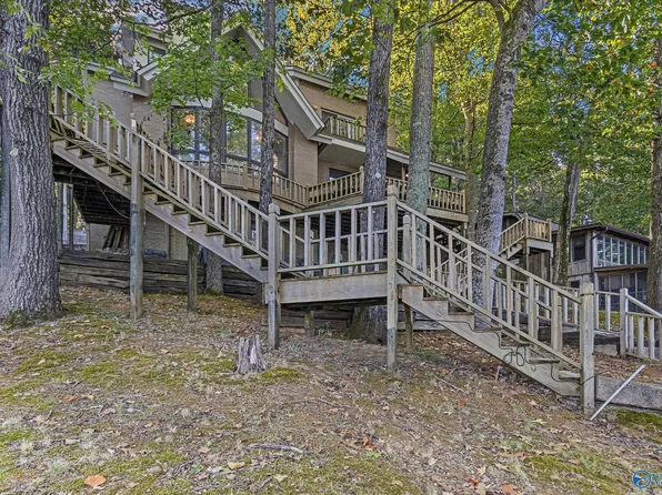 716 Skyline Shores Dr, Scottsboro, AL 35769