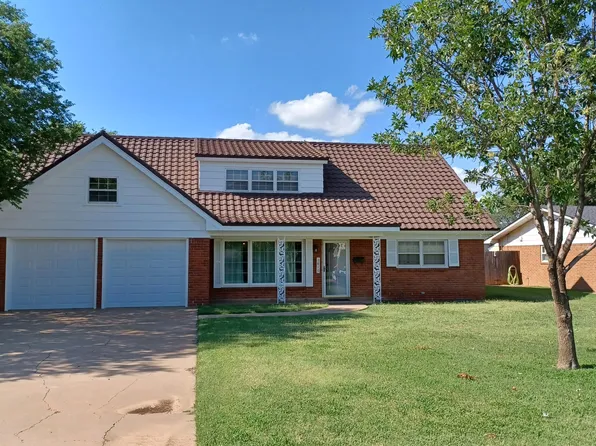 2610 W 17th St, Plainview, TX 79072