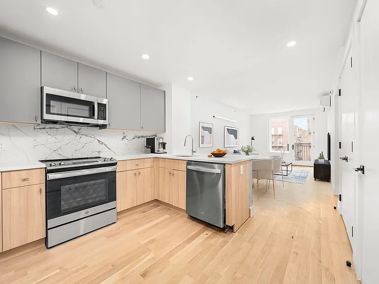 2431 Dean St #707 — Photo 2