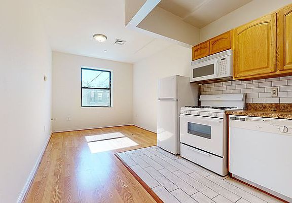 2nd image of 114 W 144th St #3B