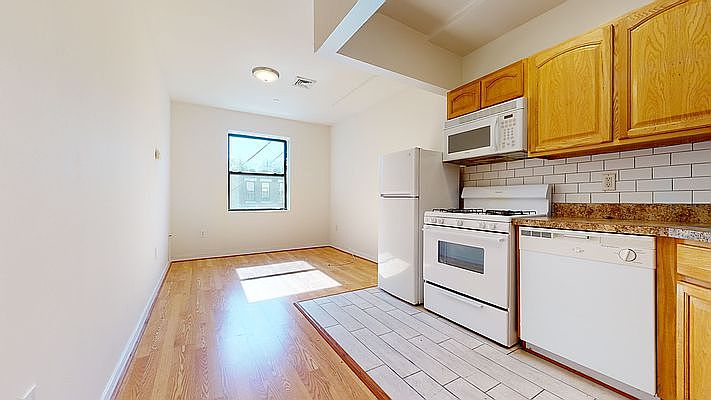 1st image of 114 W 133rd St #3