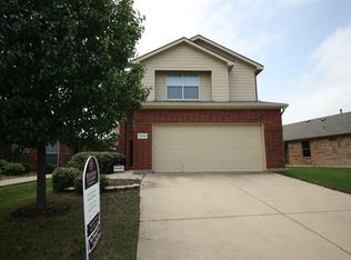 3156 Hollow Valley Dr, Fort Worth, TX 76244