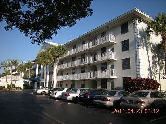 3rd image of 1703 Whitehall Dr APT 104