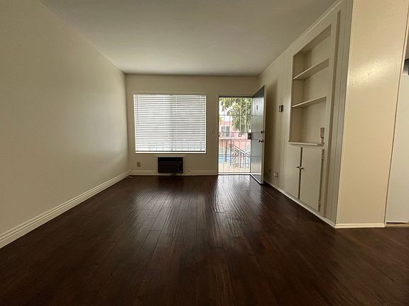 5th image of 1432 Robinson Ave APT 8