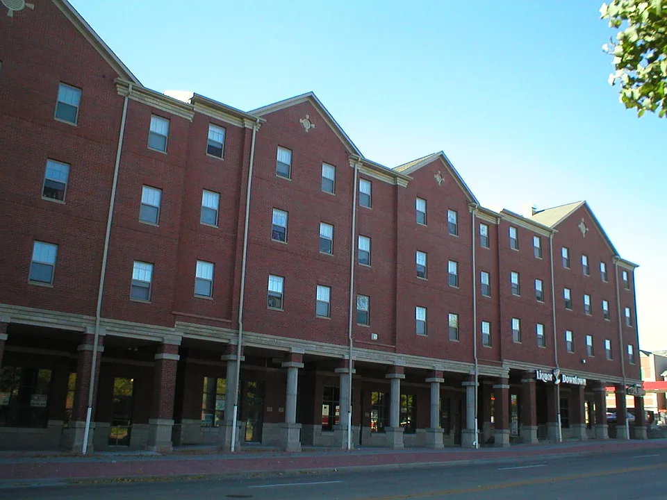 313 S Gilbert St #2022