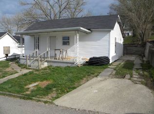 31 Maple St, Glouster, OH 45732
