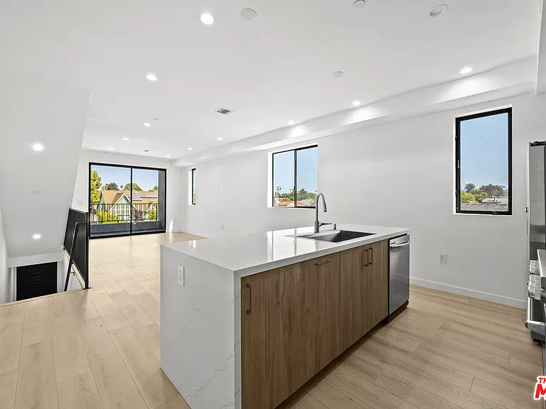 2123 S Cloverdale Ave #1 — Photo 8