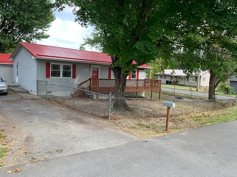 2 Coleman Cir — Photo 2