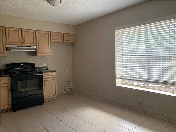 5th image of 127 Kingspoint Blvd