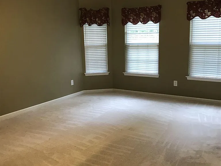 110 Bridgeway Ln — Photo 11