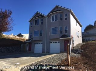 966 N 7th Rd, Coos Bay, OR 97420